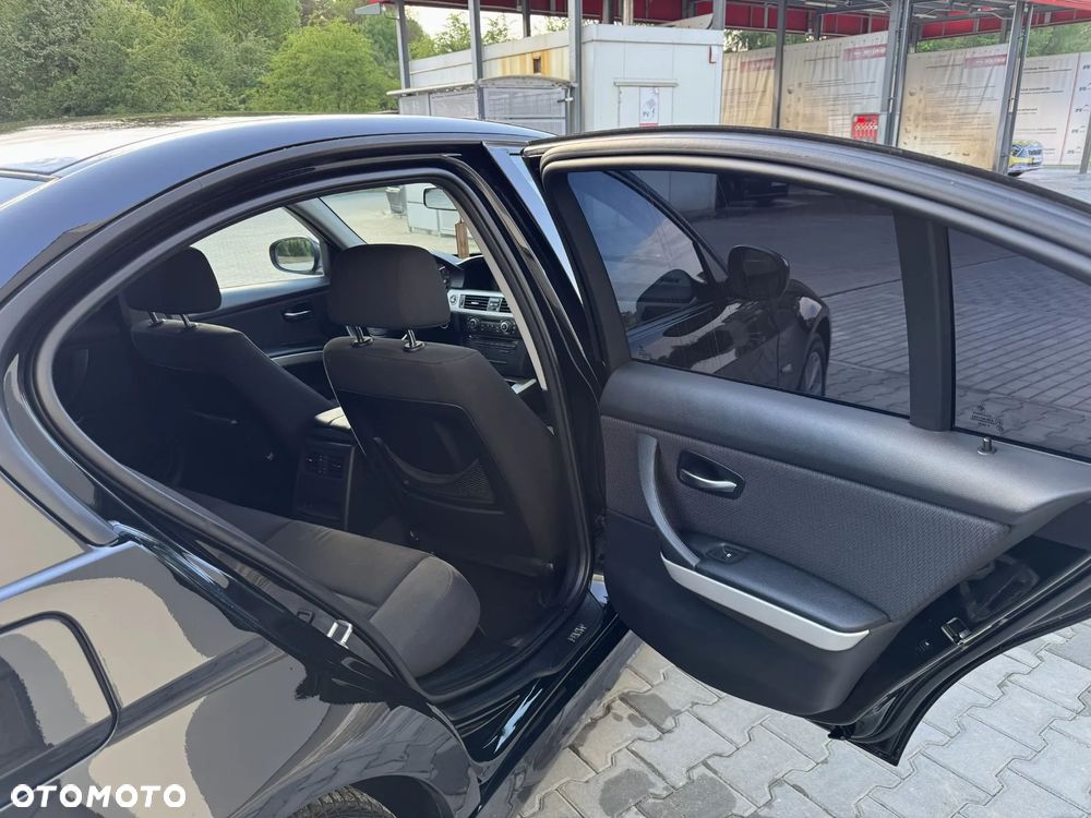BMW Seria 3 320i - 8