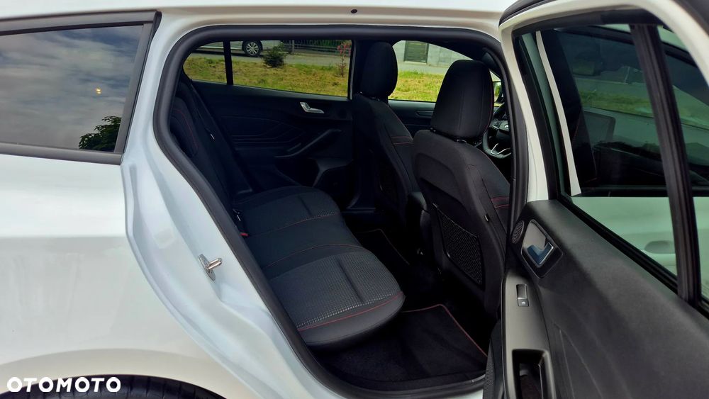 Ford Focus 1.5 EcoBoost STart-Stopp-System ST-LINE - 16