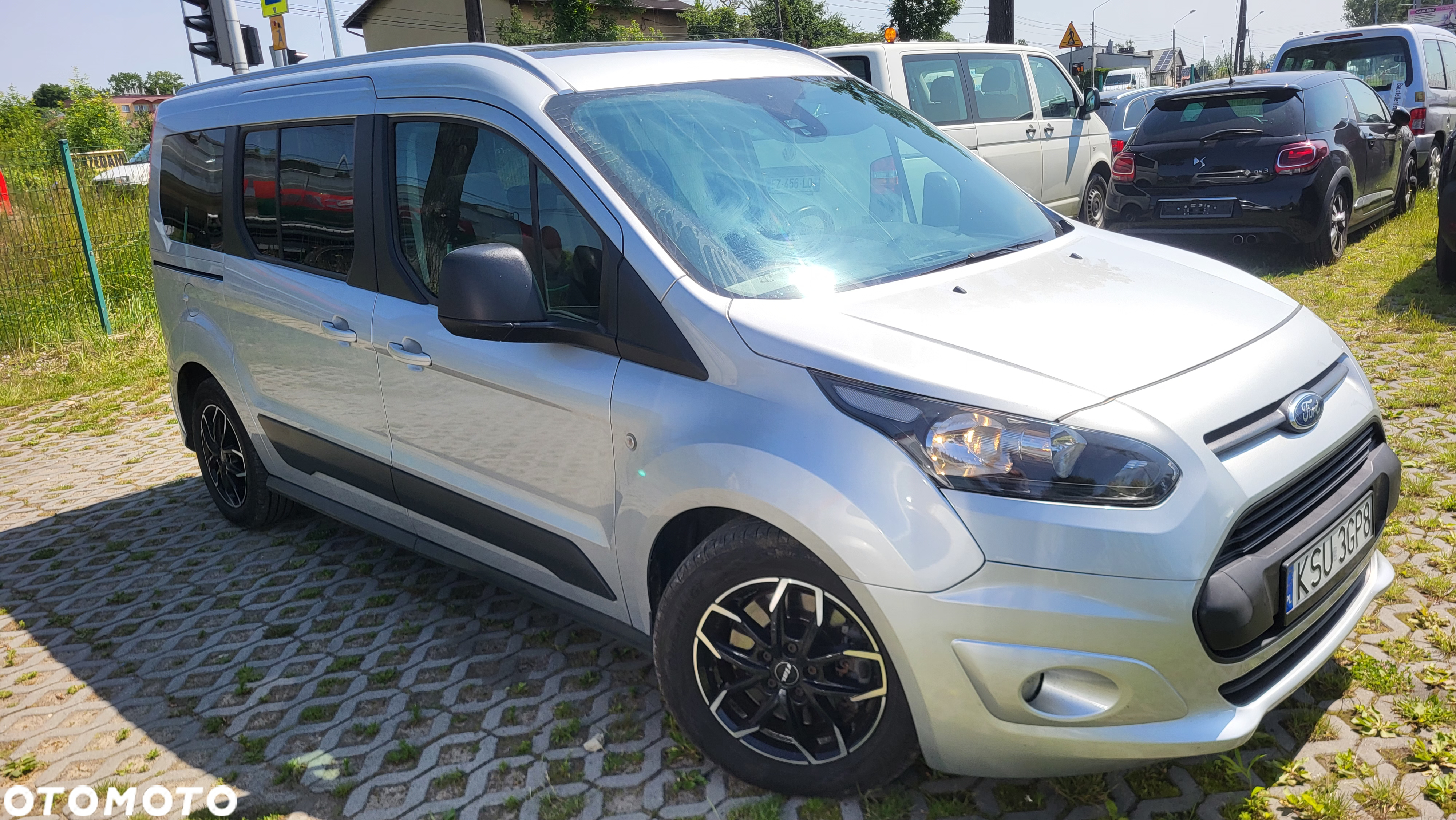 Ford Tourneo Connect Grand - 33