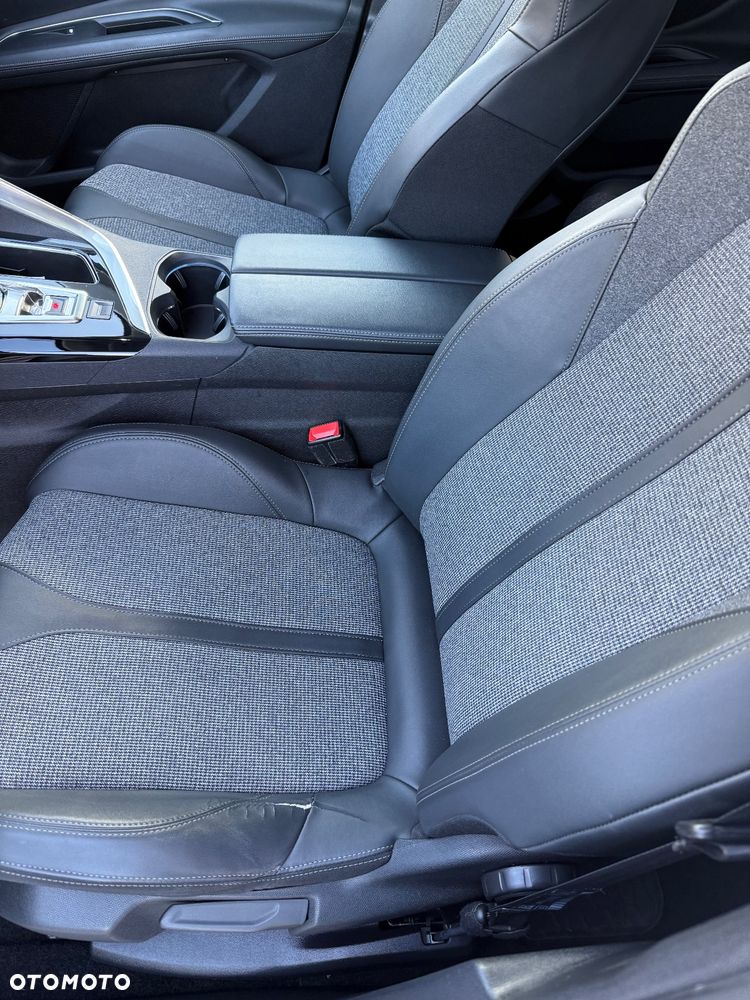 Peugeot 3008 1.2 PureTech Active S&S EAT6 - 7