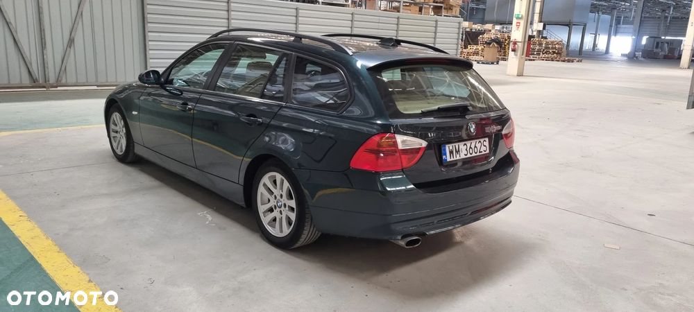 BMW Seria 3 318i - 3