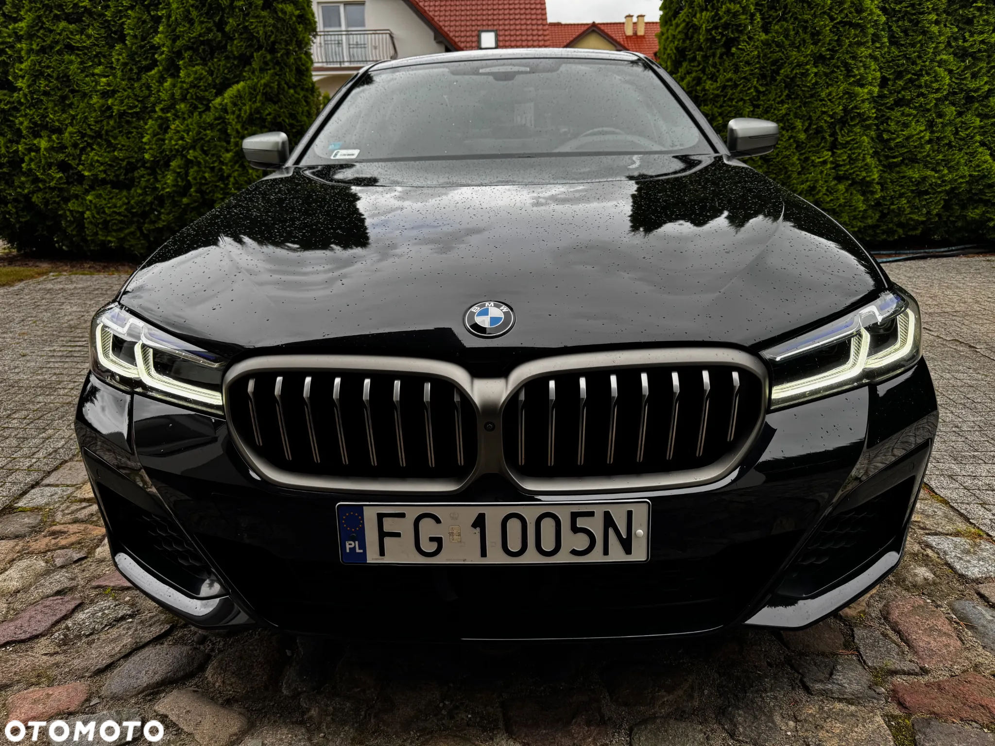 BMW Seria 5 M550i xDrive sport - 9