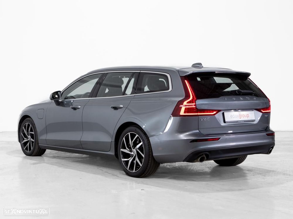 Volvo V60 2.0 T8 AWD TE Momentum - 4