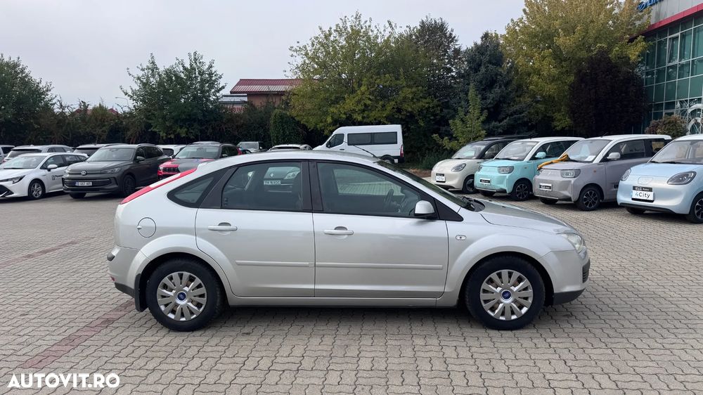 Ford Focus 1.6 Ambiente - 6