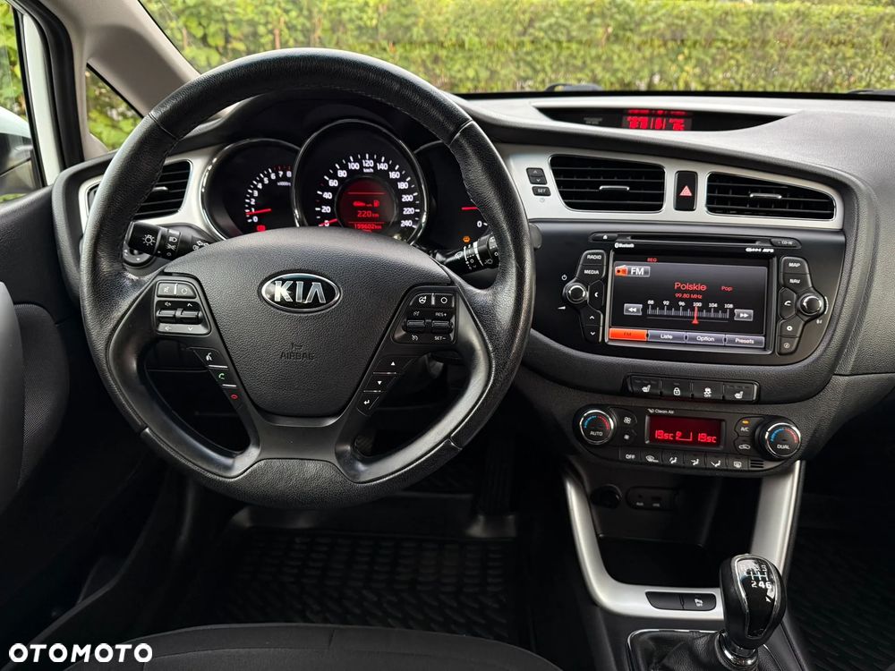 Kia Ceed 1.4 CVVT Fifa World Cup Edition - 27