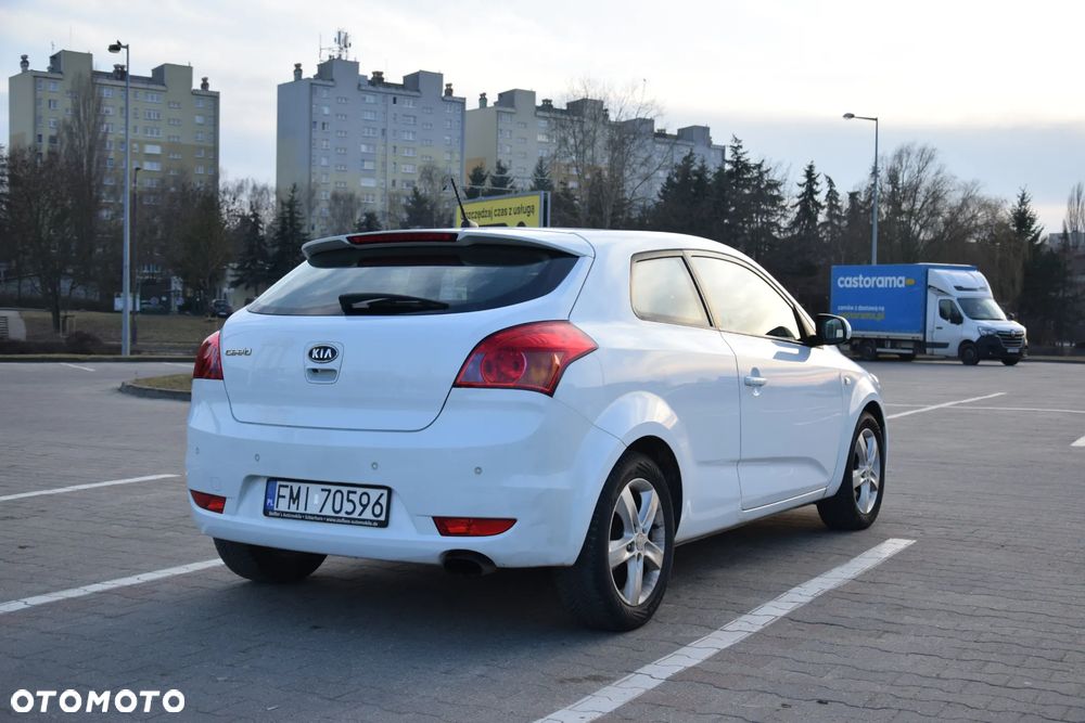 Kia Ceed 1.4 L - 3