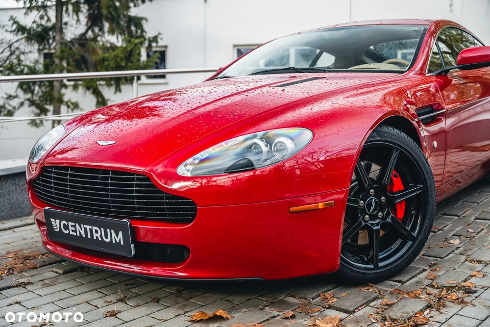 Aston Martin V8 Vantage - 2