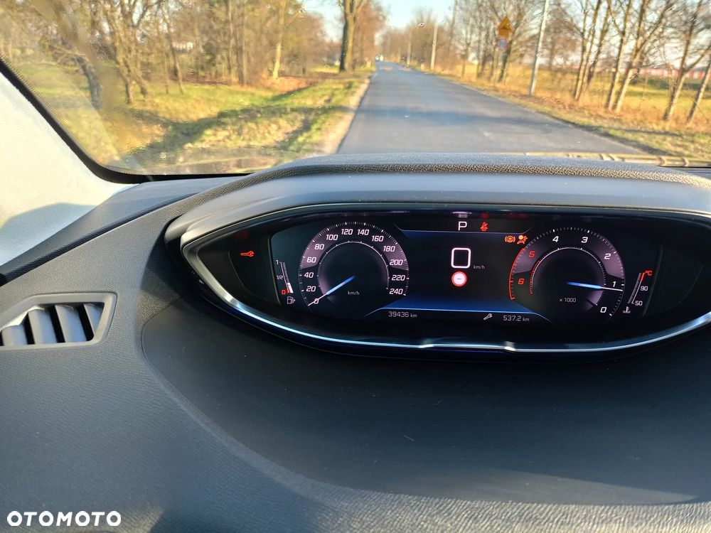 Peugeot 3008 BlueHDi 130 Stop & Start EAT8 Allure - 10