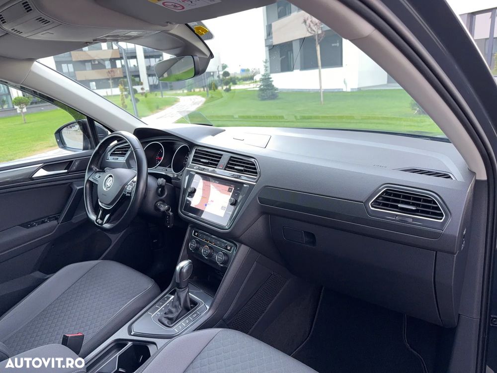 Volkswagen Tiguan - 11