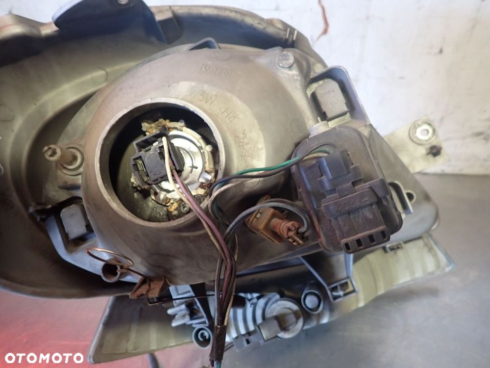 LAMPA LEWA PRZEDNIA RENAULT TRAFIC II 1.9 - 3