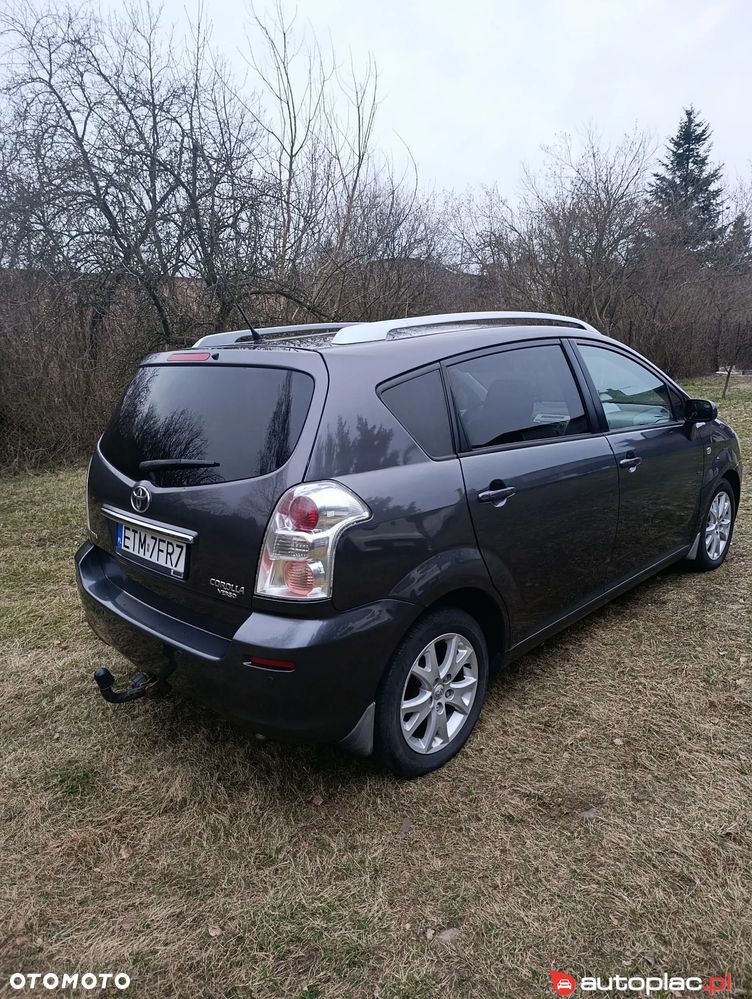 Toyota Corolla Verso 1.8 Sol + - 4