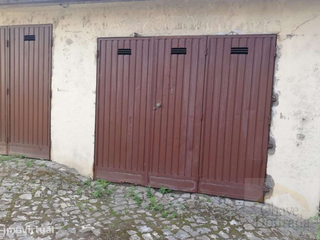 Garagem na Fernando Namora - Grande imagem: 3/4