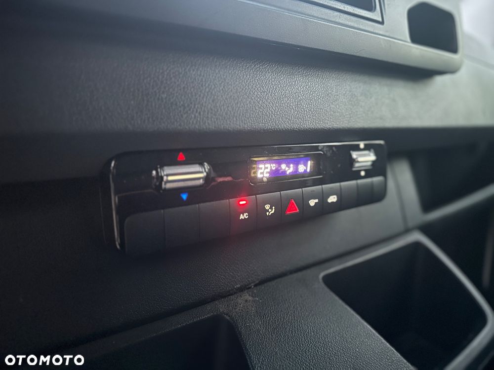 Mercedes-Benz eSprinter z pakietem darmowych przeglądów ASO - 12