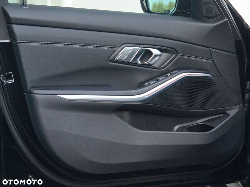 BMW Seria 3 318i - 20