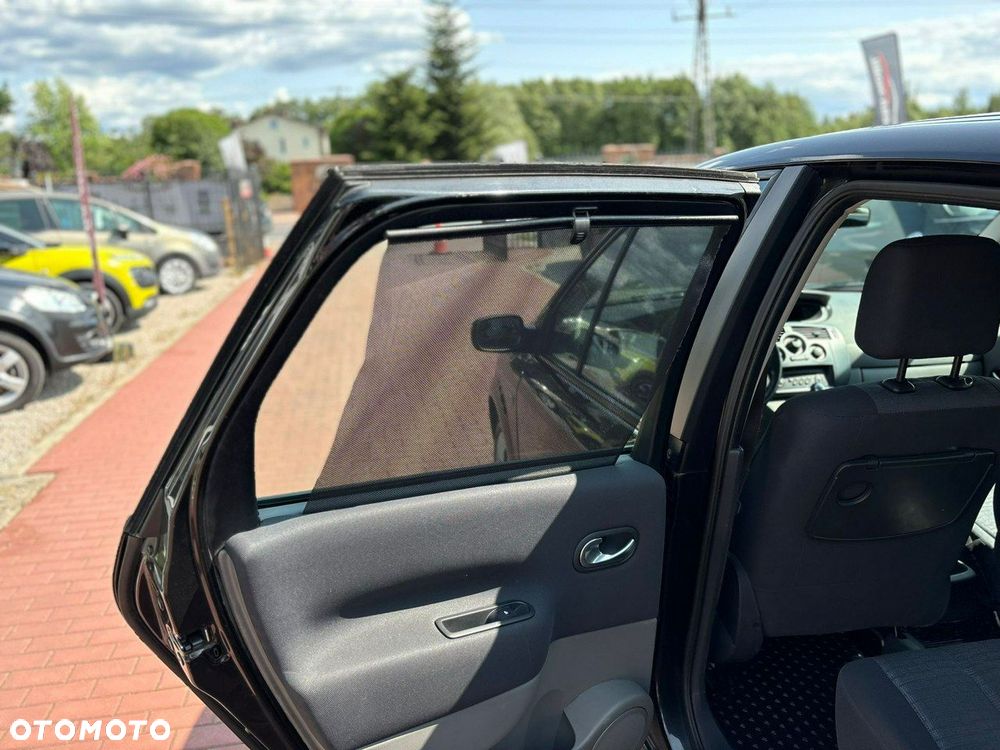 Renault Scenic 2.0 16V Avantage - 17