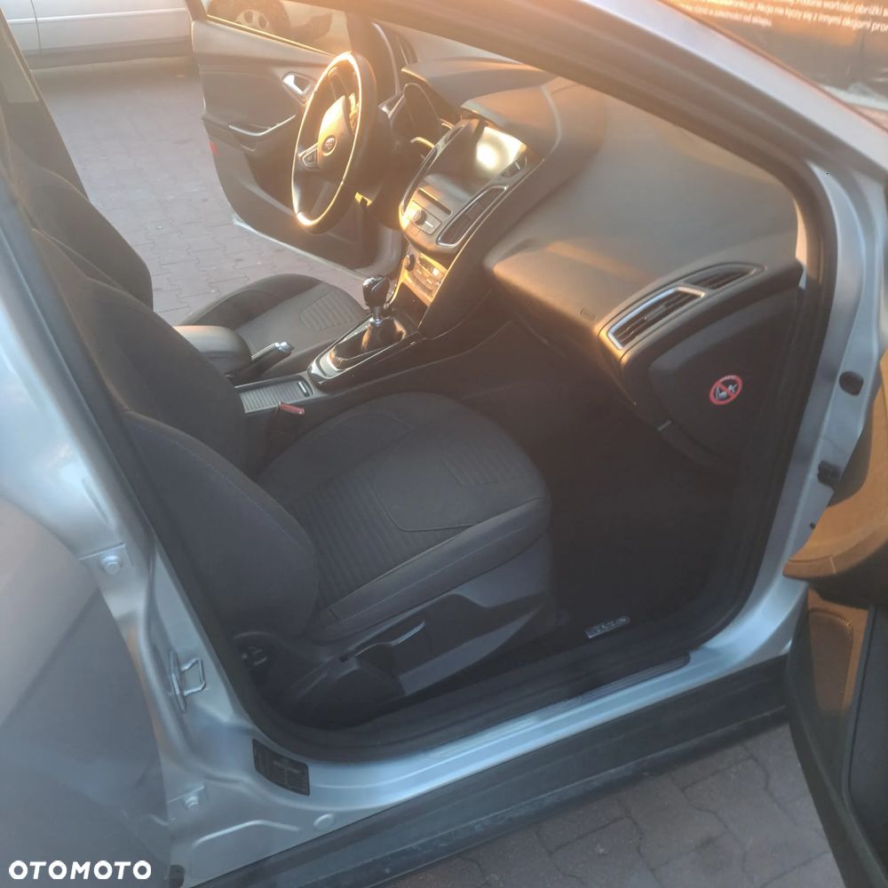 Ford Focus 1.0 EcoBoost Titanium - 22