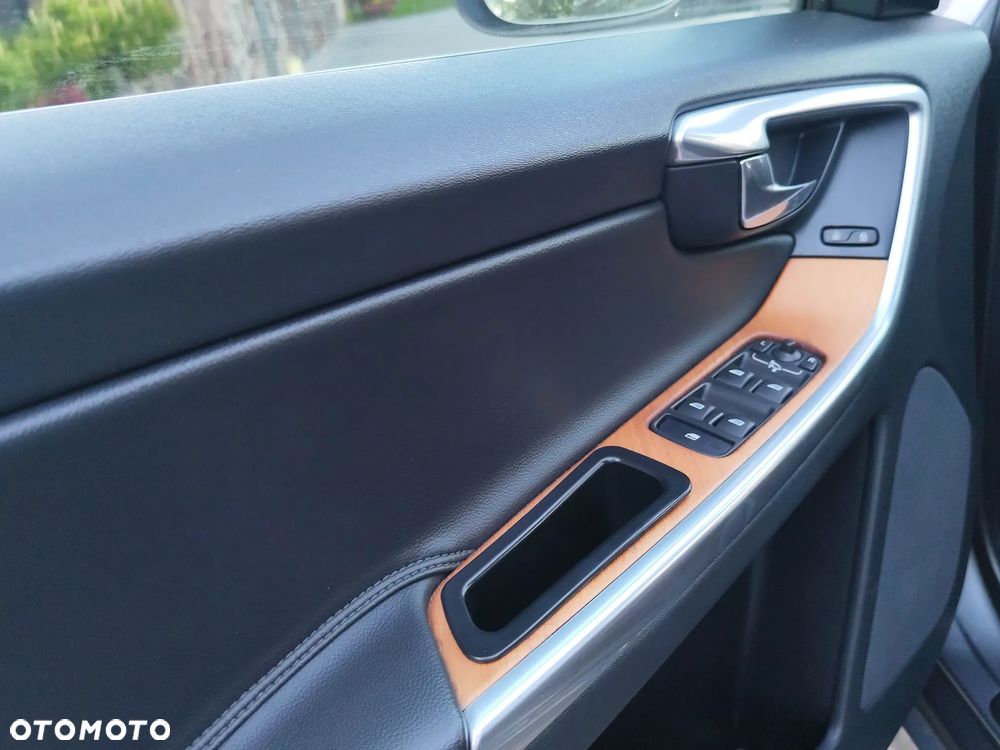 Volvo XC 60 T5 AWD Geartronic Inscription - 33