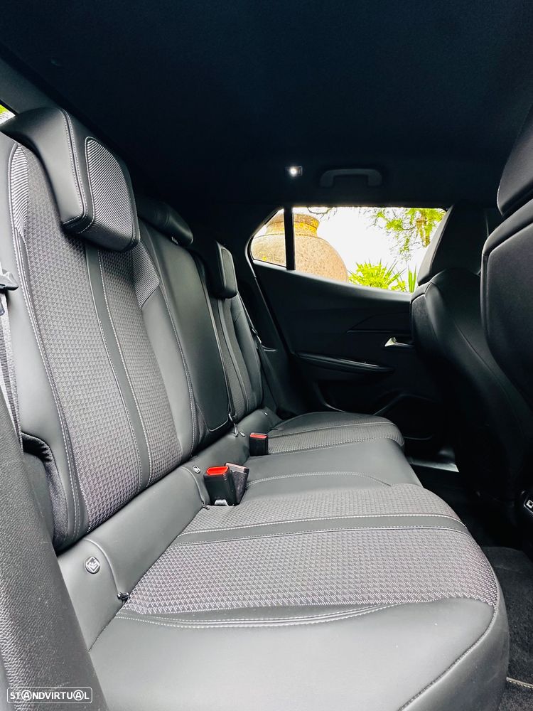 Peugeot 2008 1.2 PureTech GT - 16