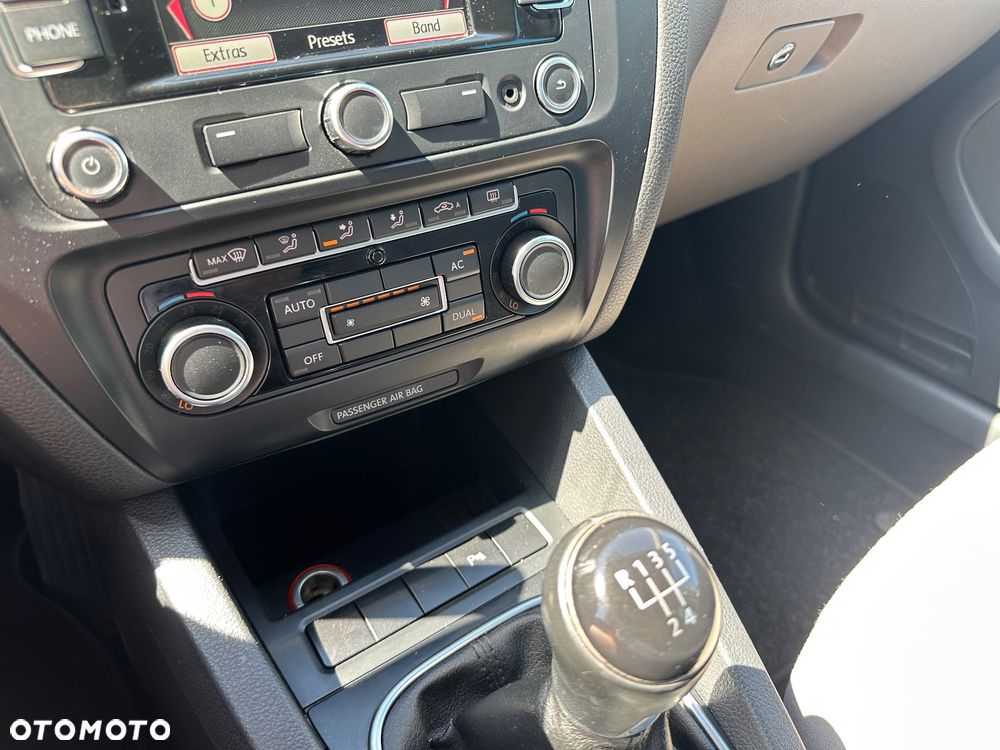 Volkswagen Jetta 1.6 TDI Blue Motion Technology Life - 15