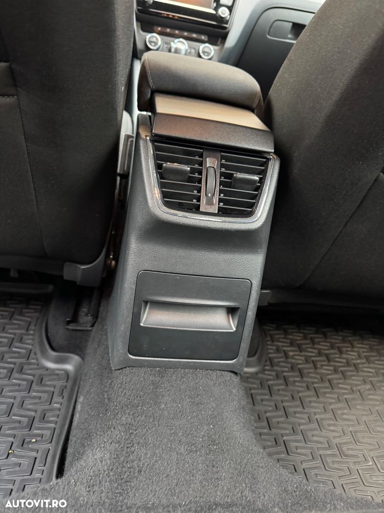Skoda Octavia 2.0 TDI DSG Style - 28