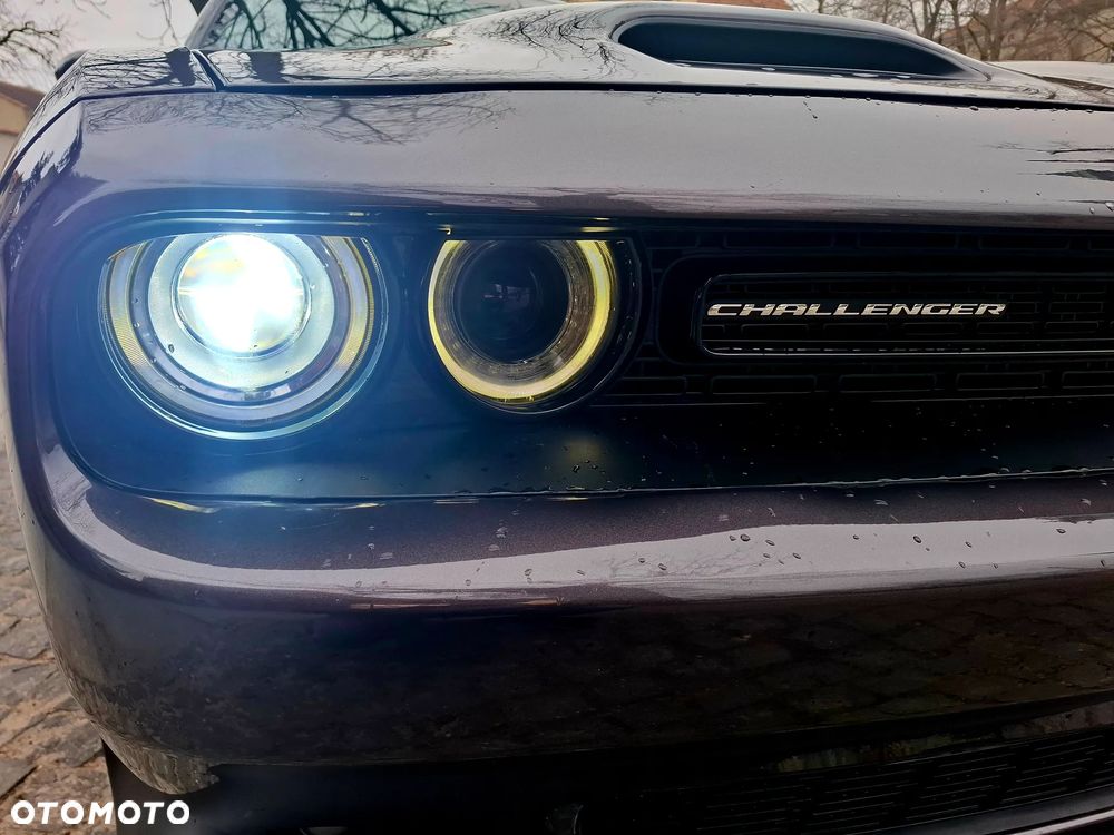 Dodge Challenger - 13