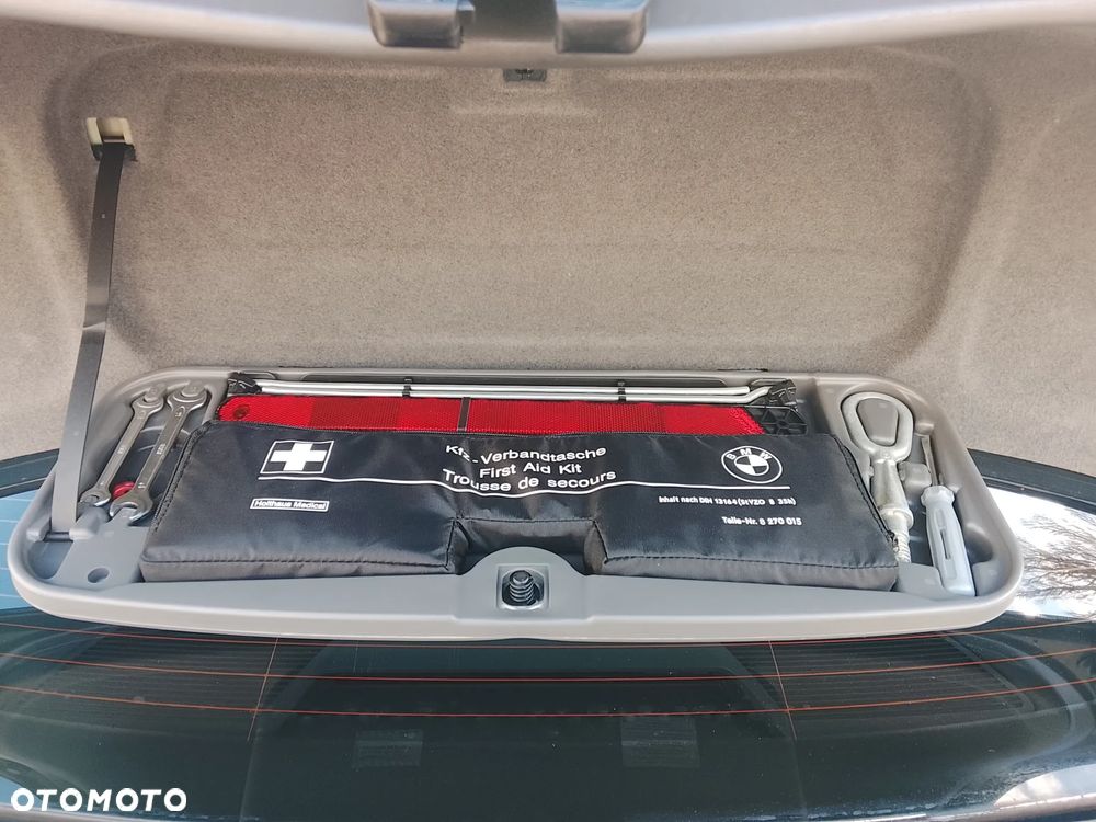 BMW Seria 7 750i - 17