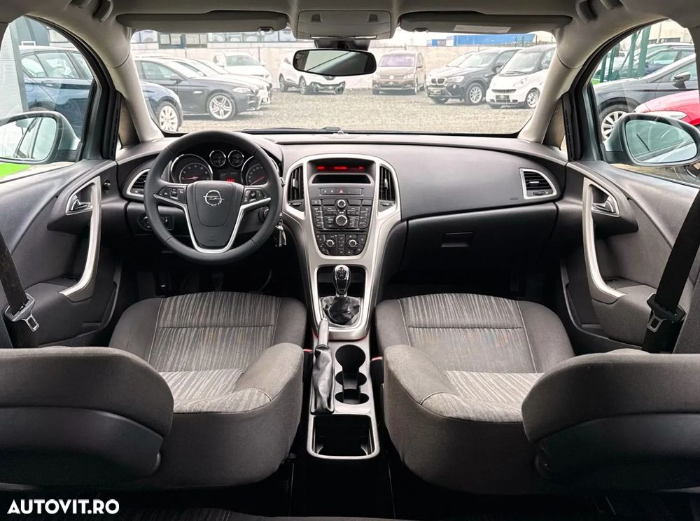 Opel Astra 1.6 Enjoy - 22