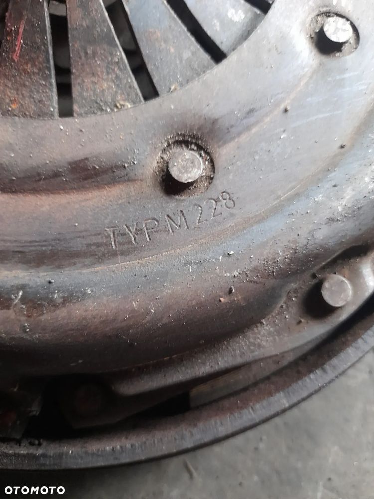 Sprzęgło koło dwumasowe VW Passat B5 1.6 B - 2