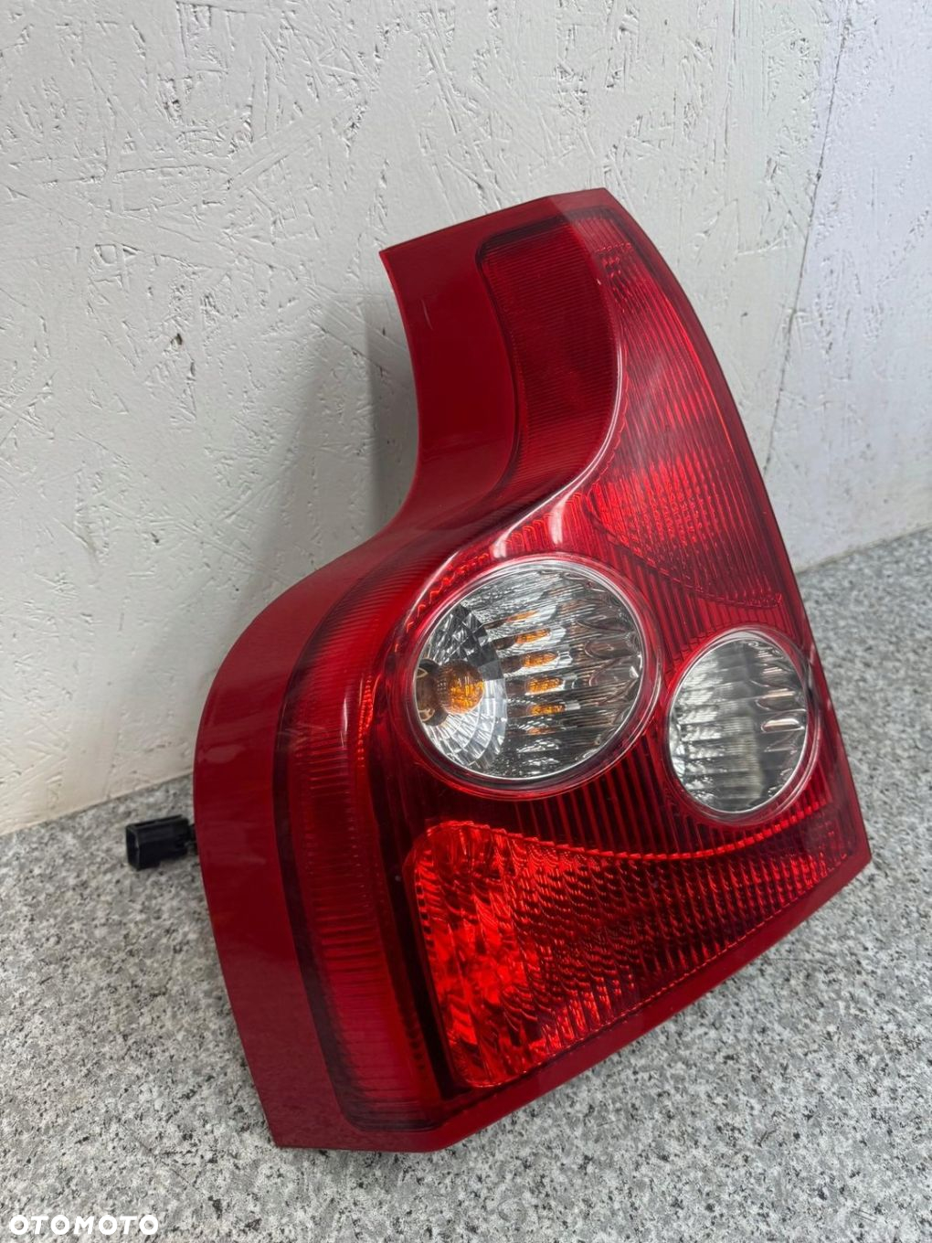 LAMPA LEWY TYŁ VOLVO XC90 2003-2007 - 8