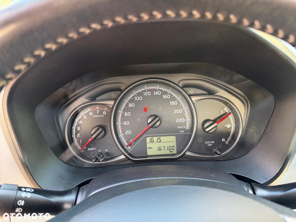 Toyota Yaris - 16