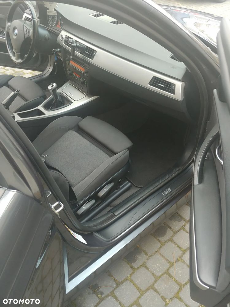 BMW Seria 3 318i - 11