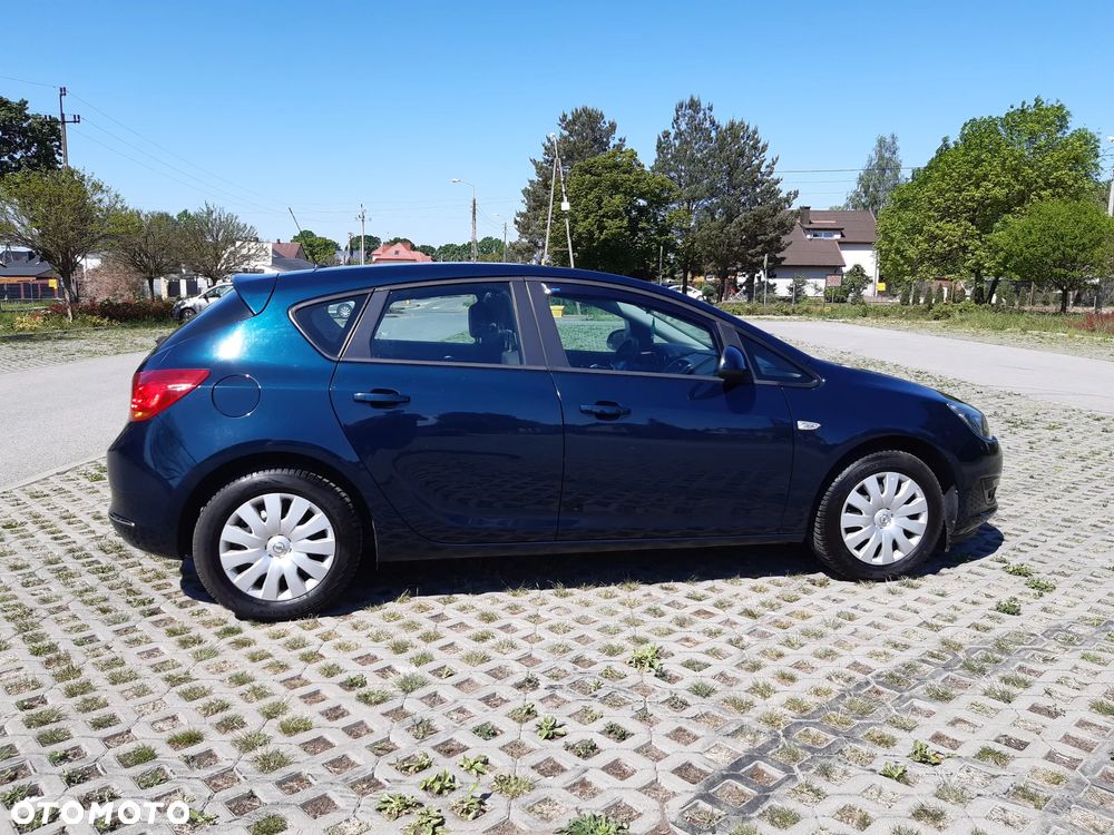 Opel Astra 1.6 Color Edition - 4