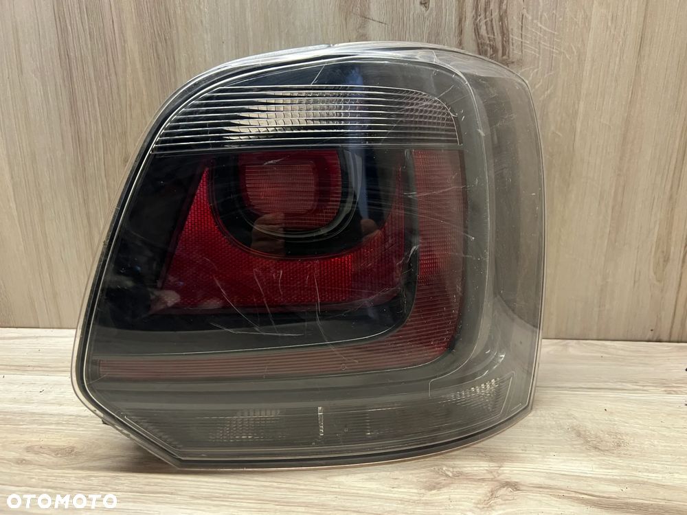 LAMPA TYLNA PRAWA VW POLO 6R - 1