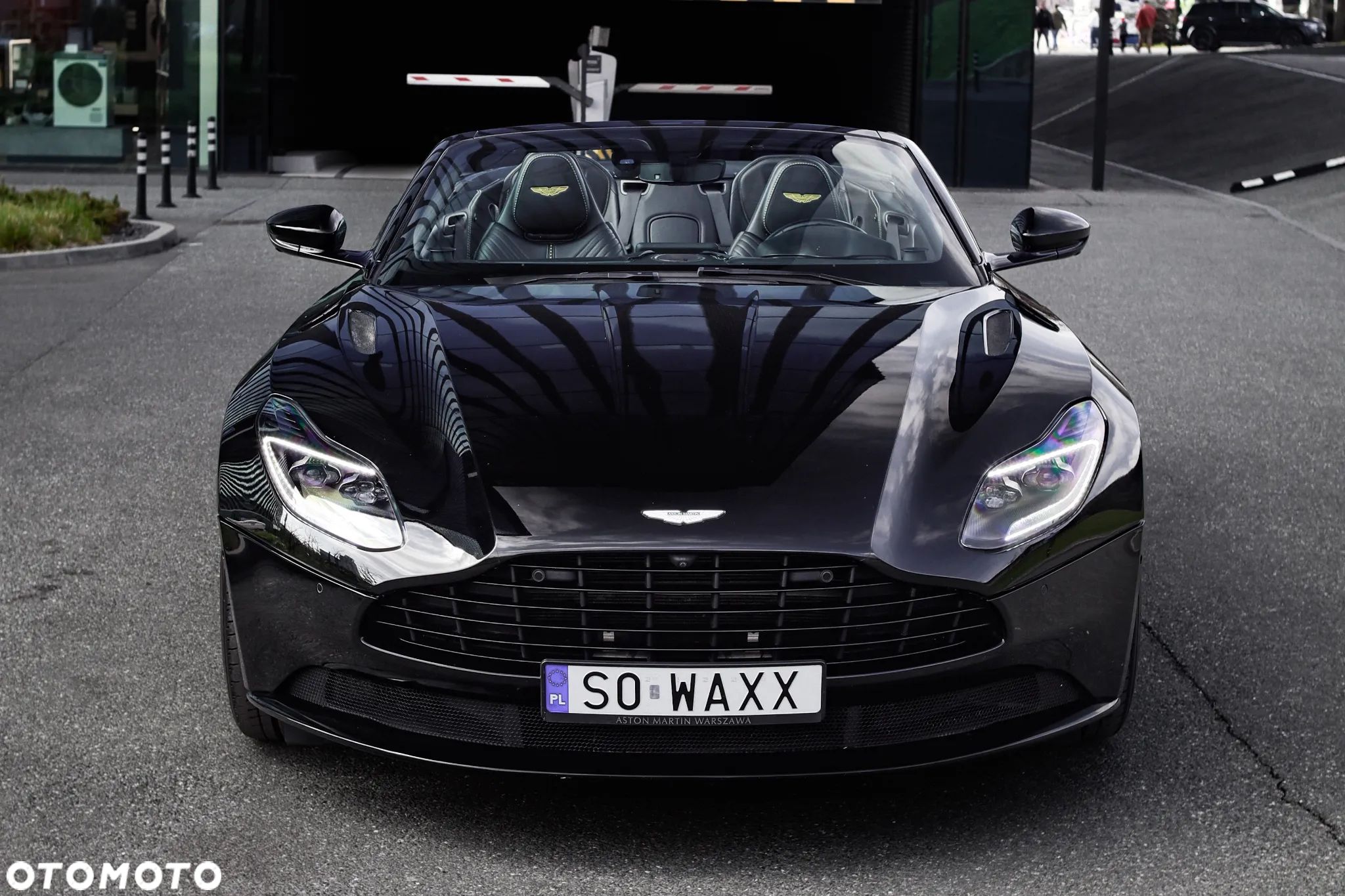 Aston Martin DB11 - 1
