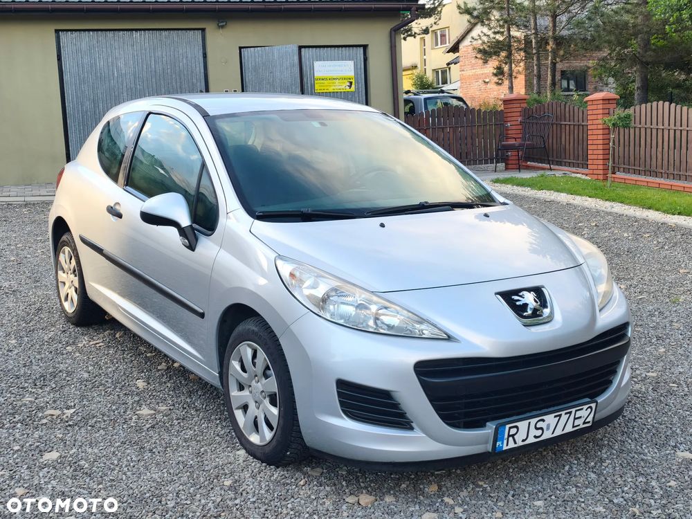 Peugeot 207 - 1