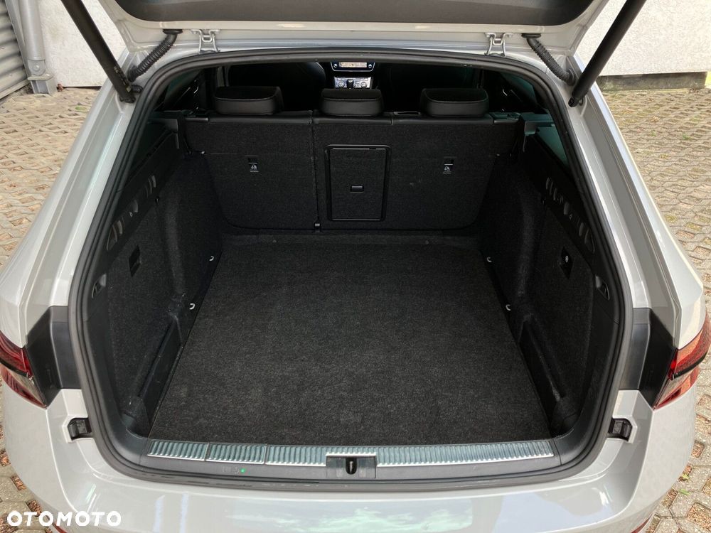 Skoda Superb 2.0 TDI SCR Sportline DSG - 9