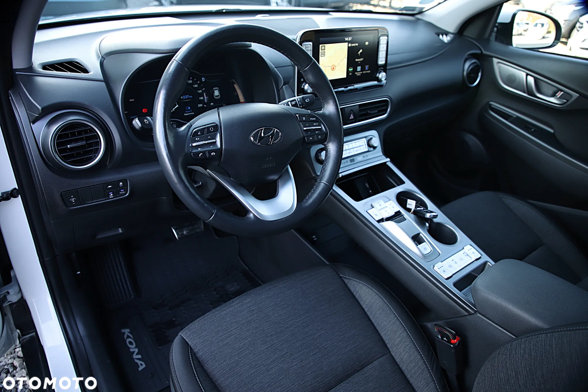 Hyundai Kona Electric 39kWh Premium - 19