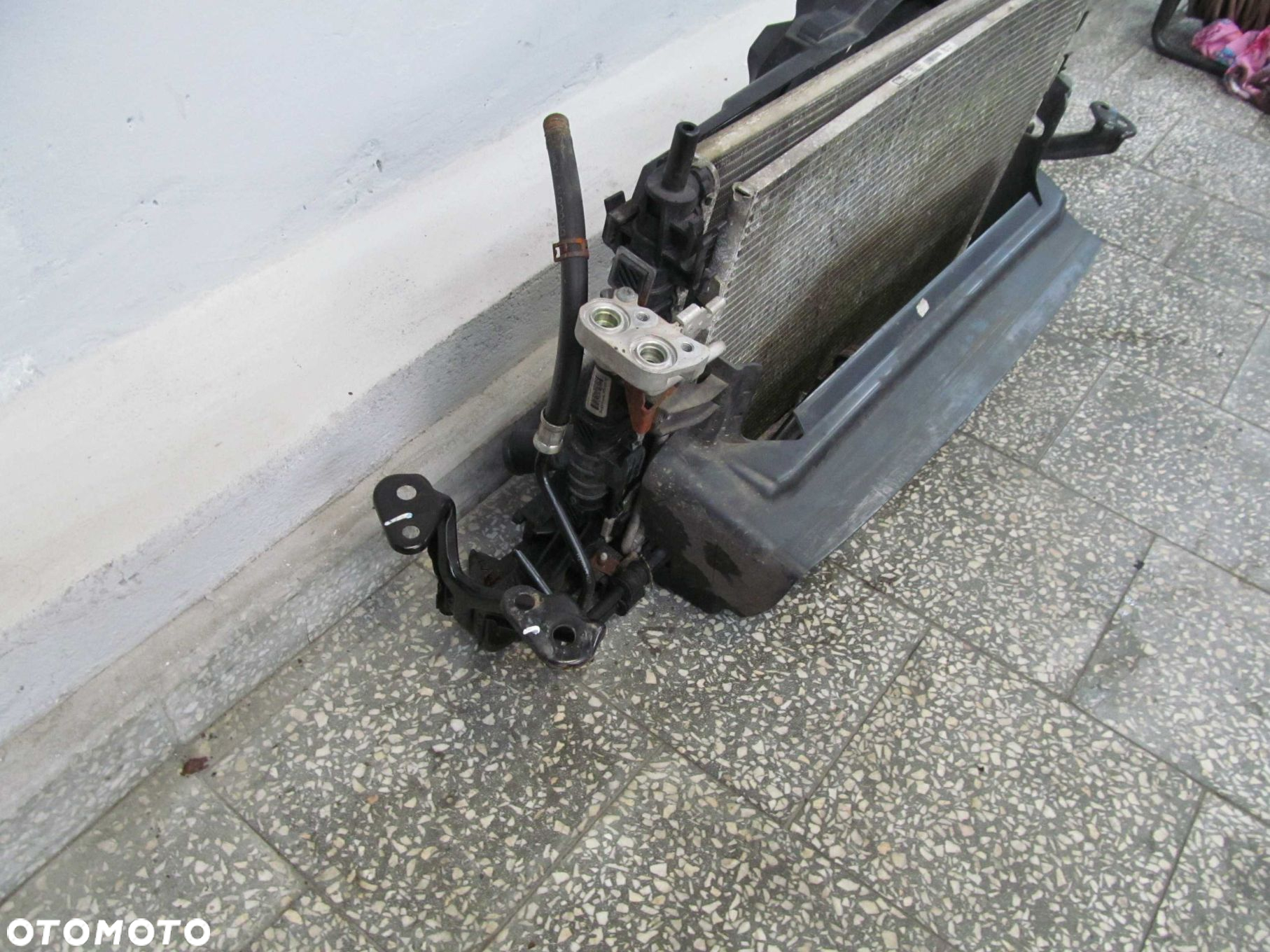 VOLVO C30 S40 V50 C30 1.6 1.8i CHLODNICE WENTYLATOR 04-12 - 3