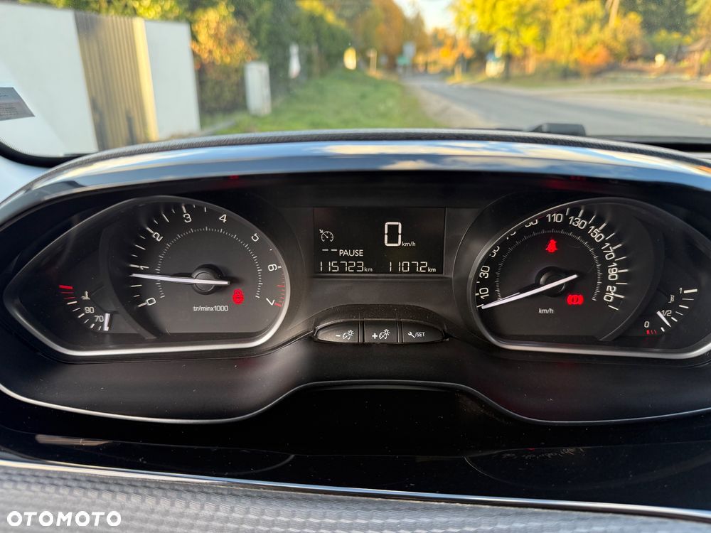 Peugeot 208 - 26