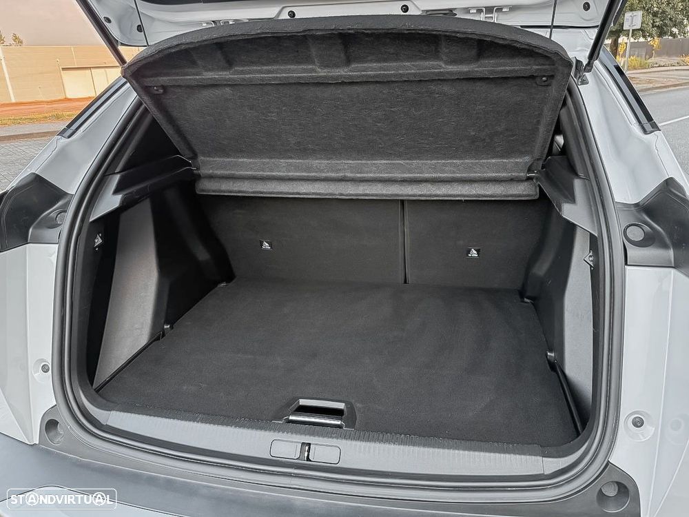 Peugeot 2008 1.2 PureTech Allure - 21