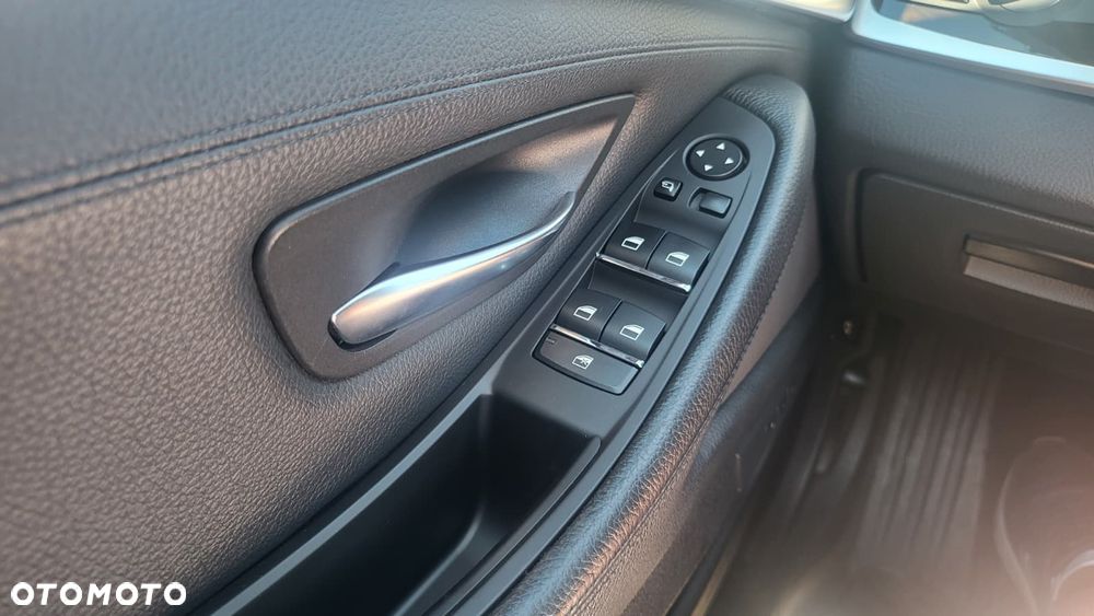 BMW Seria 5 535i - 30