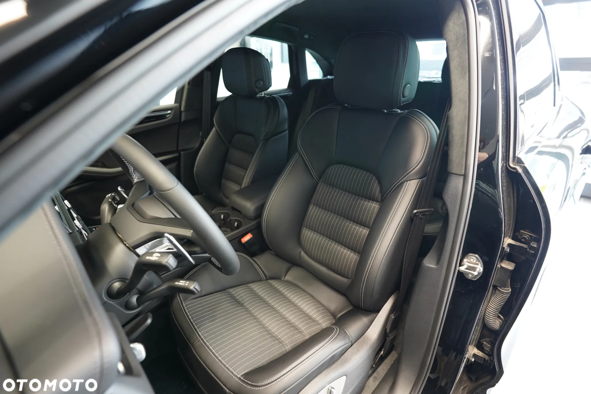 Porsche Macan T - 8
