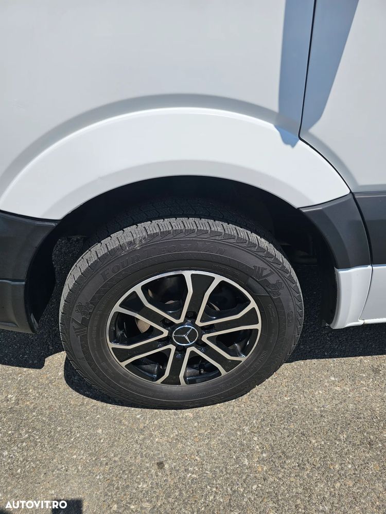 Mercedes-Benz Sprinter - 14