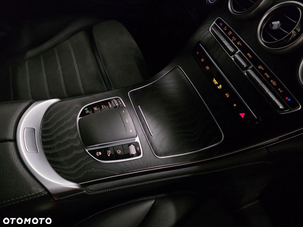 Mercedes-Benz GLC 300 d 4Matic 9G-TRONIC AMG Line Plus - 21