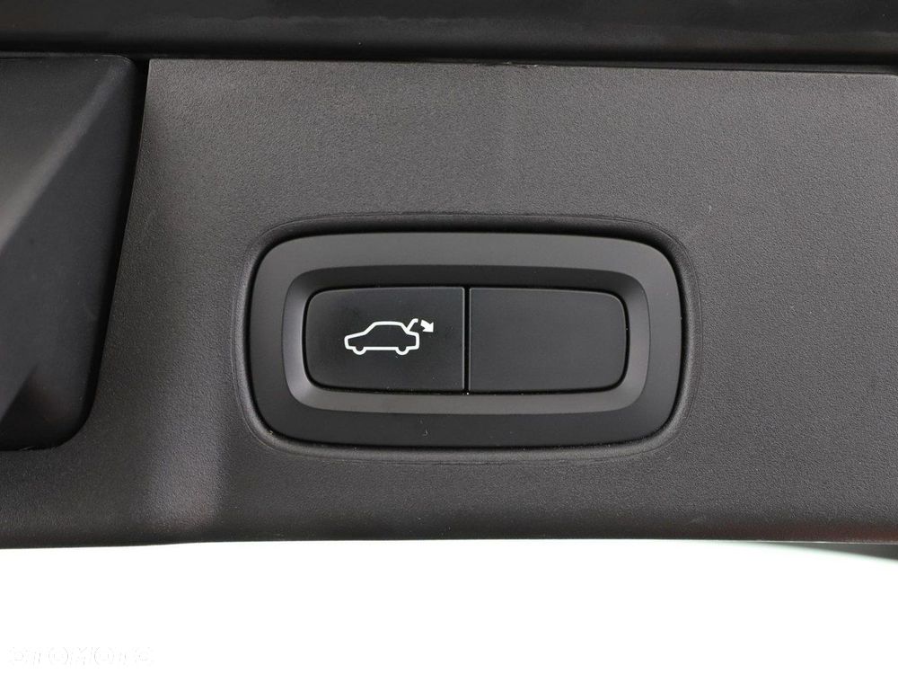 Volvo V90 D3 Momentum - 40