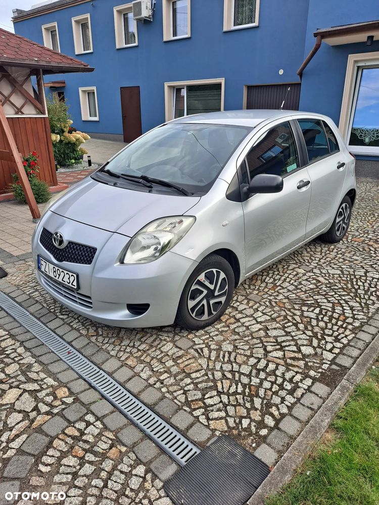 Toyota Yaris 1.0 Luna A/C - 2