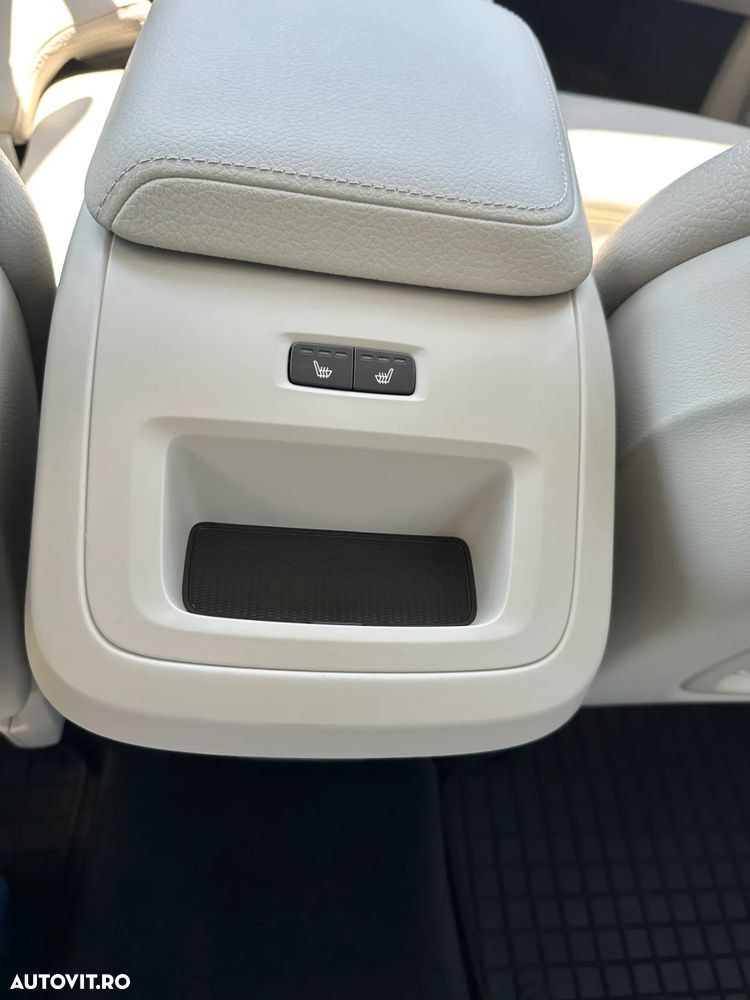 Volvo XC 60 D4 Momentum Pro - 26