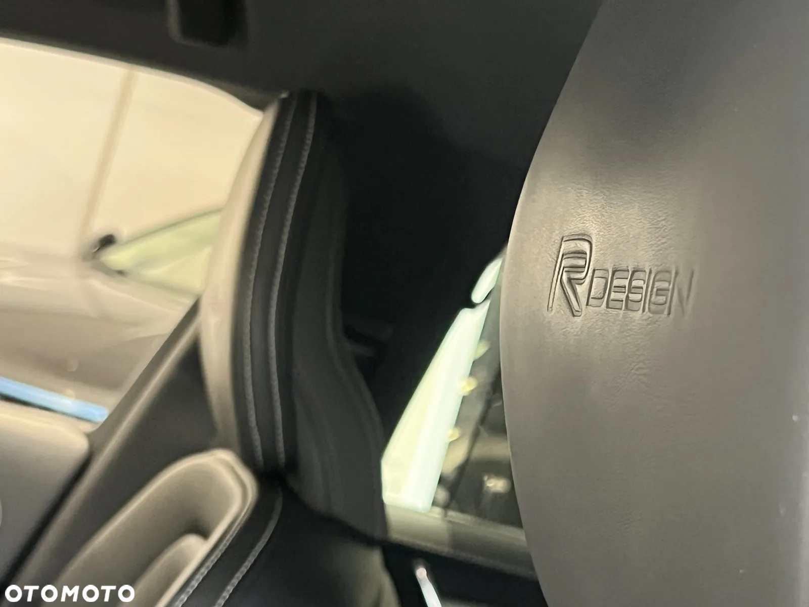 Volvo V90 D5 AWD R-Design - 16