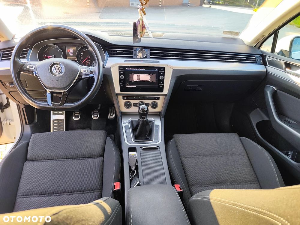 Volkswagen Passat 2.0 TDI BMT Comfortline - 12
