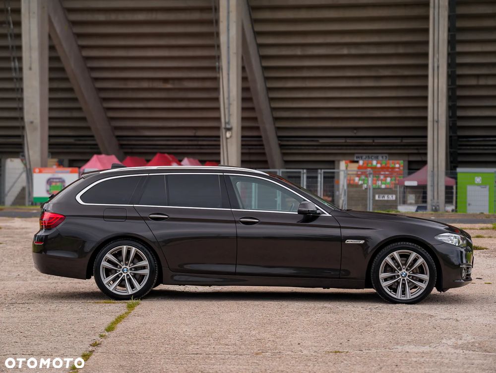 BMW Seria 5 525d xDrive Sport-Aut Luxury Line - 11